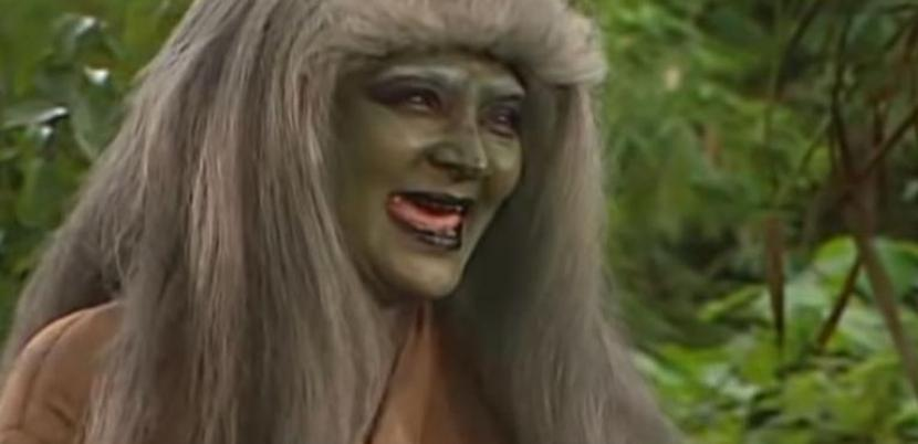 Farida Pasha memerankan Mak Lampir di sinetron "Misteri Gunung Merapi".