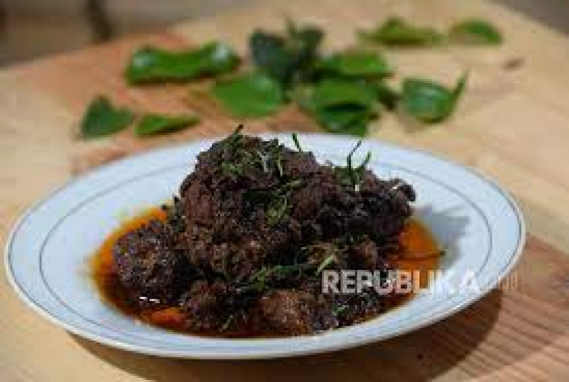 Gus Dur dan Rendang. Presiden Gus Dur sempat sebal karena ketika berkunjung ke Eropa tidak disuguhi makanan khas Eropa seperti spageti, malah disuguhi rendang.