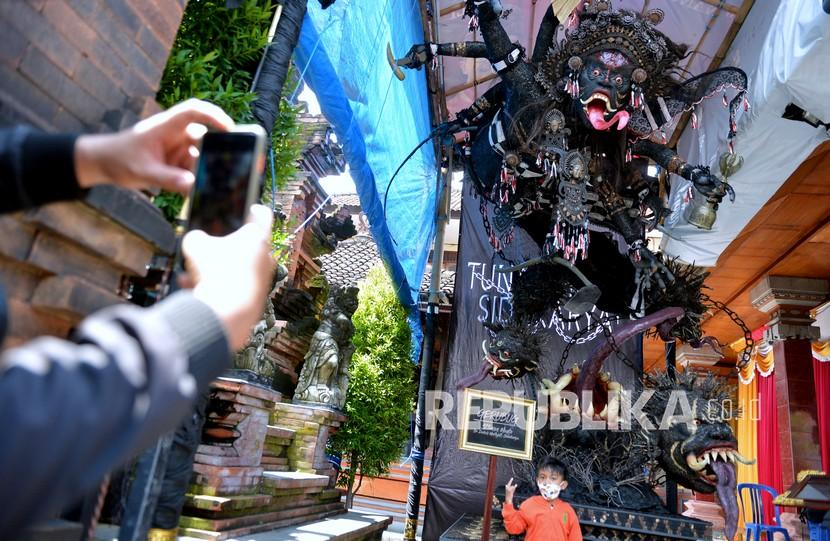 Patung Ogoh-Ogoh di Bali.